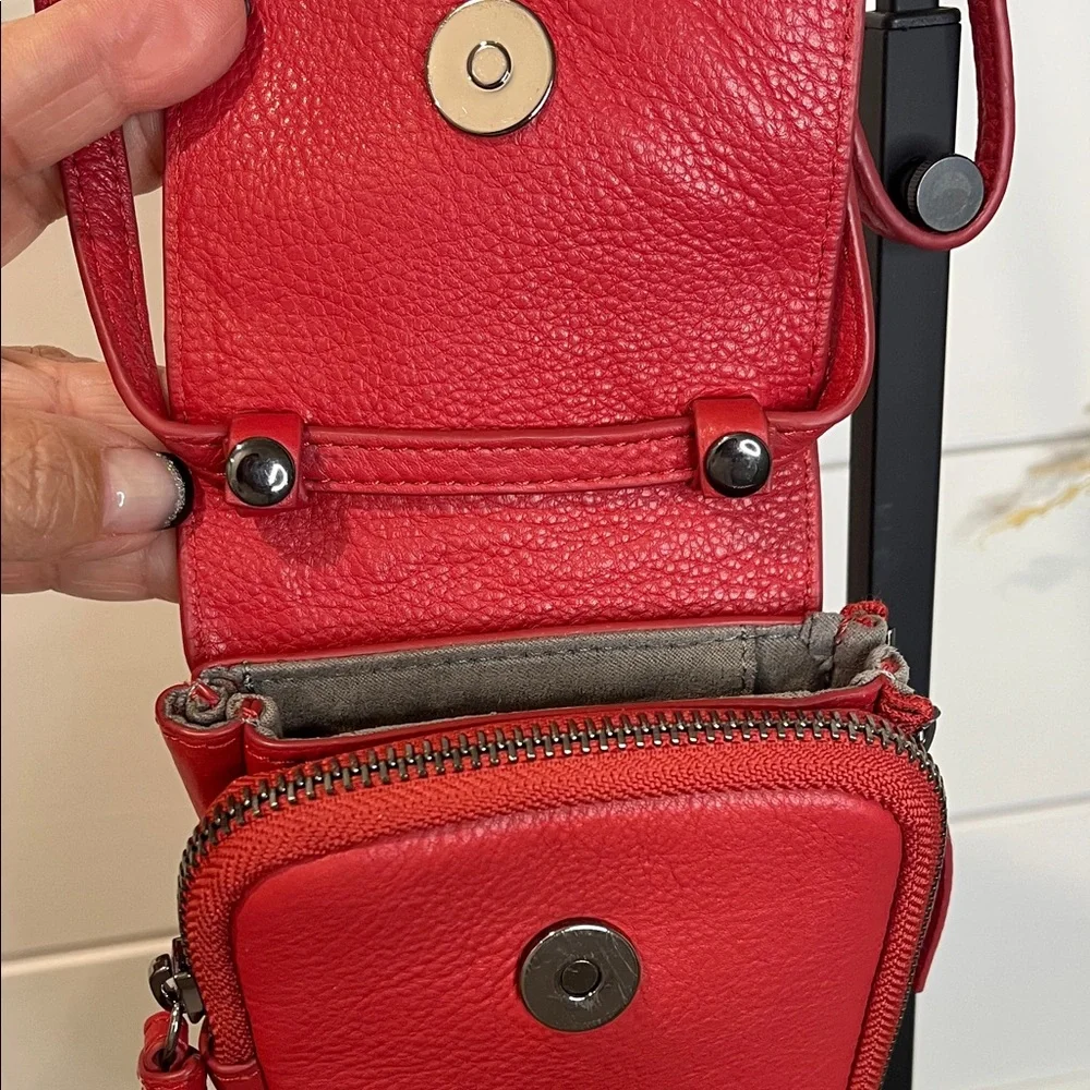 Vince Camuto Cory Sangaria Red Leather Cell Phone Wallet Crossbody Bag - Picture 6 of 14